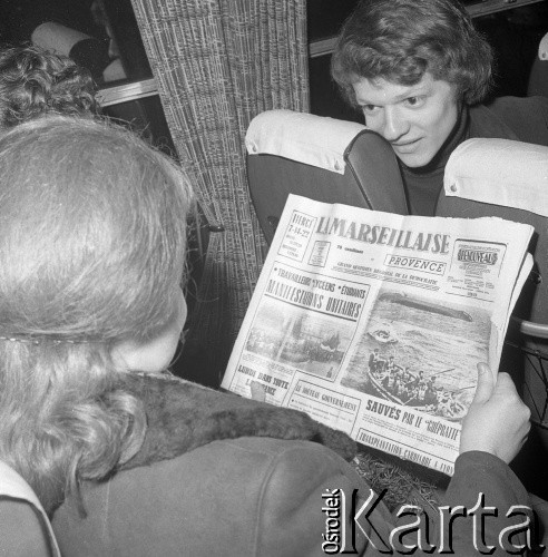 1974, Szczecin, Polska.
Powrót załogi zatopionego MS Wrocław. Statek zatonął na Morzu Śródziemnym. Na sygnał SOS odpowiedział okręt francuskiej marynarski wojennej „Guepratte