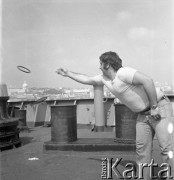 1975, Lizbona, Portugalia.
Załoga MS Kopalnia Wirek.
Fot. Maciej Jasiecki, zbiory Ośrodka KARTA