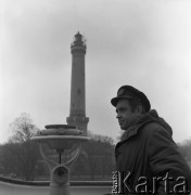 Lata 70., brak miejsca.
Kapitan Zbigniew Sak. Zdjęcie wykonane w czasie rejsu promu m/f Gryf na trasie Świnoujście-Ystad (Szwecja).
Fot. Maciej Jasiecki, zbiory Ośrodka KARTA