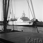 Lata 70., brak miejsca.
Prom m/f Gryf w porcie. Pływał na trasie Świnoujście-Ystad (Szwecja).
Fot. Maciej Jasiecki, zbiory Ośrodka KARTA