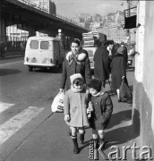 Lata 70., Genua, Włochy.
Via Antonio Gramsci. Zdjęcie wykonane w czasie rejsu MS Bieszczady, statku Polskiej Żeglugi Morskiej.
Fot. Maciej Jasiecki, zbiory Ośrodka KARTA