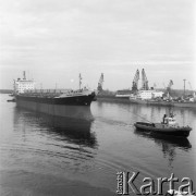 Lata 70., Szczecin, Polska.
M/s „Powstaniec Wielkopolski”. Wodowany 26 czerwca 1974 r. w Stoczni Szczecińskiej im. Adolfa Warskiego. Matka chrzestna: Maria Olszewska, uczestniczka powstania. Zezłomowany w 2001 r.
Fot. Maciej Jasiecki, zbiory Ośrodka KARTA
