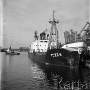 Lata 70., Szczecin, Polska.
Statek „Tczew”.
Fot. Maciej Jasiecki, zbiory Ośrodka KARTA
