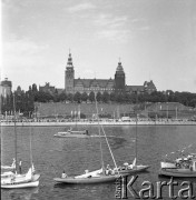 Lata 70., Szczecin, Polska.
Regaty na Odrze.
Fot. Maciej Jasiecki, zbiory Ośrodka KARTA