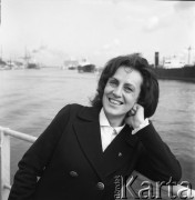 Lata 70., Szczecin, Polska.
Jachtowa kapitan żeglugi wielkiej Teresa Remiszewska-Damsz.
Fot. Maciej Jasiecki, zbiory Ośrodka KARTA