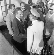 Lata 70., Szczecin, Polska.
Dyrektor naczelny Polskiej Żeglugi Morskiej Tadeusz Żyłkowski (1. z lewej).
Fot. Maciej Jasiecki, zbiory Ośrodka KARTA