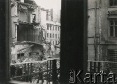 Po 1.09.1939, Warszawa, Polska.
Zniszczone nalotami bombowymi budynki.
Fot. NN, zbiory Ośrodka KARTA, udostępnił Roman Trojanowicz
