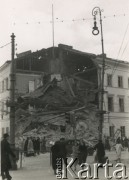 Po 1.09.1939, Warszawa, Polska.
Ministerstwo Komunikacji przy ul. Nowy Świat 14 róg al. 3 Maja.
Fot. NN, zbiory Ośrodka KARTA, udostępnił Roman Trojanowicz