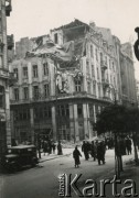 Po 1.09.1939, Warszawa, Polska.
Kamienica Harczyka przy ul. Jasnej 8 (róg Sienkiewicza 5).
Fot. NN, zbiory Ośrodka KARTA, udostępnił Roman Trojanowicz