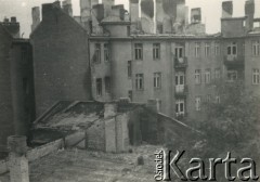 Po 1.09.1939, Warszawa, Polska.
Zniszczone nalotami bombowymi budynki.
Fot. NN, zbiory Ośrodka KARTA, udostępnił Roman Trojanowicz