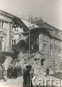 Po 1.09.1939, Warszawa, Polska.
Zniszczona kamienica przy ul. Nowy Świat 17.
Fot. NN, zbiory Ośrodka KARTA, udostępnił Roman Trojanowicz