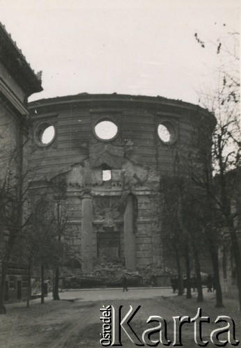 Po 1.09.1939, Warszawa, Polska.
Kościół Ewangelicko-Augsburski pod wezwaniem Św. Trójcy na placu Małachowskiego.
Fot. NN, zbiory Ośrodka KARTA, udostępnił Roman Trojanowicz