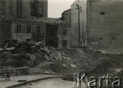 Po 1.09.1939, Warszawa, Polska.
Zbombardowana ul. Piłsudskiego.
Fot. NN, zbiory Ośrodka KARTA, udostępnił Roman Trojanowicz