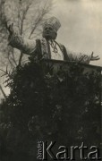 Druga połowa lat 20., Mołodeczno, woj. wileńskie, Polska.
Naczelny kapelan Wojska Litwy Środkowej biskup Władysław Bandurski podczas mszy polowej.
Fot. NN, kolekcja Jana Piekutowskiego, zbiory Ośrodka KARTA