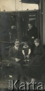 Przed 1939, brak miejsca.
Pociąg sanitarny Państwowego Urzędu do Spraw Powrotu Jeńców, Uchodźców i Robotników (JUR).
Fot. NN, kolekcja Jana Piekutowskiego, zbiory Ośrodka KARTA