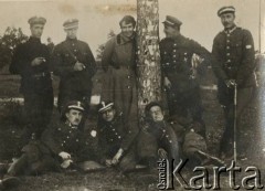 Przed 1939, brak miejsca.
Żołnierze Wojska Polskiego.
Fot. NN, kolekcja Jana Piekutowskiego, zbiory Ośrodka KARTA