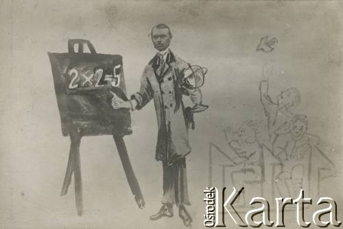 Ok. 1920, brak miejsca.
Karykatura ukazująca S. Bernstorffa z albumu przedstawiającego pracowników Urzędu do Spraw Powrotu Jeńców, Uchodźców i Robotników. 
Fot. NN, kolekcja Jana Piekutowskiego, zbiory Ośrodka KARTA
