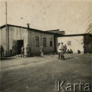 21.09.1917, Szczypiorno k. Kalisza.
Niemiecki obóz internowania żołnierzy Legionów Polskich w Szczypiornie.
Fot. NN, zbiory Ośrodka KARTA, kolekcja Kazimierza Pluty-Czachowskiego.