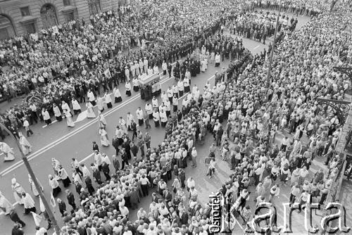 31.05.1981, Warszawa, Polska.
Pogrzeb prymasa Polski kardynała Stefana Wyszyńskiego.
Fot. Tomasz Tomaszewski, zbiory Ośrodka KARTA