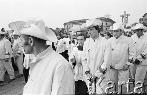 31.05.1981, Warszawa, Polska.
Pogrzeb prymasa Polski kardynała Stefana Wyszyńskiego.
Fot. Tomasz Tomaszewski, zbiory Ośrodka KARTA