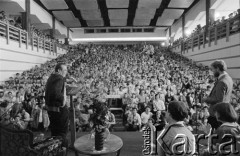 11.06.1981, Lublin, Polska.
Wizyta Czesława Miłosza w Polsce po otrzymaniu Literackiej Nagrody Nobla. Poeta w auli Katolickiego Uniwersytetu Lubelskiego.
Fot. Tomasz Tomaszewski, zbiory Ośrodka KARTA