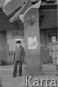 Po 13.12.1981, Warszawa, Polska.
Początek stanu wojennego.
Fot. Małgorzata Niezabitowska i Tomasz Tomaszewski, zbiory Ośrodka KARTA