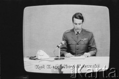 Po 13.12.1981, Warszawa, Polska.
Program informacyjny Programu Pierwszego Telewizji Polskiej 