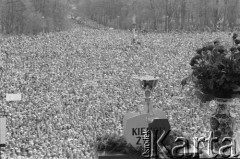 Sierpień 1981, Częstochowa, Polska.
Msza święta na błoniach jasnogórskich.
Fot. Tomasz Tomaszewski, zbiory Ośrodka KARTA
