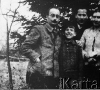 Przed 1945, brak miejsca.
W czasie II wojny światowej m.in. żołnierz V Odcinka 