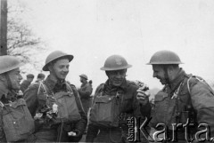 1941-1942, Wielka Brytania.
Por. Bolesław Kontrym (w środku) podczas szkolenia spadochronowego. Bolesław Kontrym ps. 