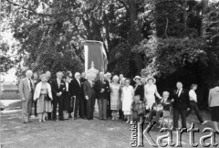 Lata 80., Staffron Walden, Anglia, Wielka Brytania.
Spotkanie na terenie rezydencji Audley End. W Audley End mieścił się ośrodek szkoleniowy cichociemnych. 
Fot. NN, kolekcja Cezarego Chlebowskiego, zbiory Ośrodka KARTA