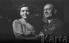 31.12.1943, Ingham, Wielka Brytania.
Prawdopodobnie mjr nawigator Jan Buczma w tańcu z partnerką na zabawie sylwestrowej.
Fot. Zenon Brejwo, zbiory Ośrodka KARTA