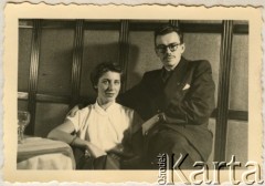 1953, Bruksela, Belgia.
Zofii z domu Wajs i Jana Kułakowscy.
Fot. NN, kolekcja Zofii i Jana Kułakowskich, udostępniła Zofia Kułakowska, zbiory Ośrodka KARTA