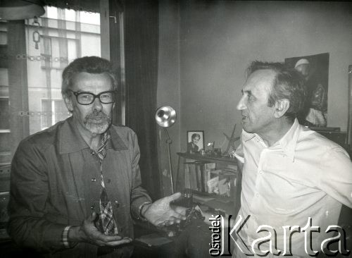 1980-1981, Polska.
Sekretarz generalny Światowej Konfederacji Pracy Jan Kułakowski i doradca NSZZ „Solidarność”, redaktor naczelny „Tygodnika Solidarność” Tadeusz Mazowiecki.
Fot. NN, kolekcja Jana i Zofii Kułakowskich, zbiory Ośrodka KARTA