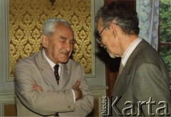 1993, Bruksela, Belgia.
Dziennikarz i publicysta Jerzy Turowicz i Jan Kułakowski, ambasador RP przy Unii Europejskiej.
Fot. NN, kolekcja Zofii i Jana Kułakowskich, udostępniła Zofia Kułakowska, zbiory Ośrodka KARTA