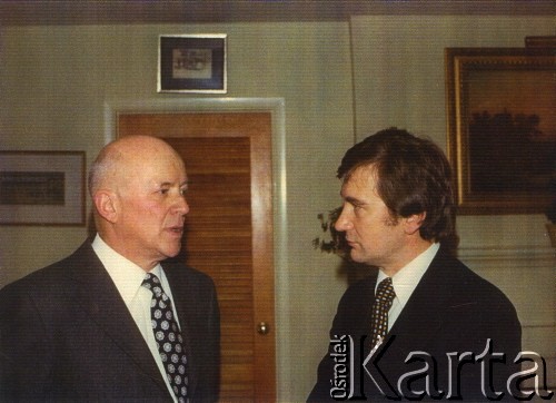 Luty 1975, Nowy Jork, USA.
Marek Walicki (z prawej) -  redaktor w nowojorskim oddziale Rozgłośni Polskiej Radia Wolna Europa – gości Jana Nowaka-Jeziorańskiego – dyrektora RWE.
Fot. NN, kolekcja Marka Walickiego, zbiory Ośrodka KARTA
