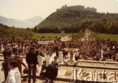 1984, Monte Cassino, Włochy.
Uroczystość na Polskim Cmentarzu Wojennym z okazji 40. rocznicy bitwy o Monte Cassino. Transparent: 