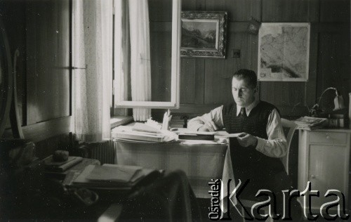 1940-1942, Pfäffikon, Szwajcaria.
Ppłk. dypl. Stanisław Bień, dowódca 6. Kresowego Pułku Strzelców Pieszych.
Fot. NN, zbiory Ośrodka KARTA, album przekazała Wanda Klenczon
