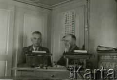 1940-1942, Pfäffikon, Szwajcaria.
Sztab 6. Kresowego Pułku Strzelców Pieszych.
Fot. NN, zbiory Ośrodka KARTA, album przekazała Wanda Klenczon