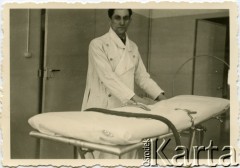 1940-1942, Pfäffikon, Szwajcaria.
Lekarz wojskowy 6. Kresowego Pułku Strzelców Pieszych.
Fot. NN, zbiory Ośrodka KARTA, album przekazała Wanda Klenczon