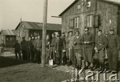 1940-1942, Pfäffikon, Szwajcaria.
6. Kresowy Pułk Strzelców Pieszych podczas prac na terenie obozu wojskowego.
Fot. NN, zbiory Ośrodka KARTA, album przekazała Wanda Klenczon
