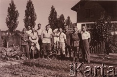 12.06.1941, Pfäffikon, Szwajcaria.
Żołnierze 6. Kresowego Pułku Strzelców Pieszych podczas pracy w ogrodzie.
Fot. NN, zbiory Ośrodka KARTA, album przekazała Wanda Klenczon
