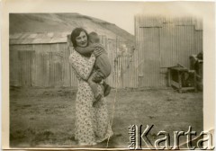 Lata 30., Comodoro Rivadavia, prowincja Chubut, Argentyna.
Janina Koprowski - siostra Jana Józefa Koprowskiego.
Fot. NN, zbiory Enrique Koprowskiego, reprodukcje cyfrowe w Bibliotece Polskiej im. Ignacego Domeyki w Buenos Aires (Biblioteca Polaca Ignacio Domeyko) i w Ośrodku KARTA w Warszawie.