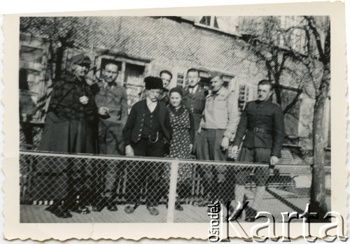 19.02.1941, Trachselwald, Szwajcaria.
Internowani Polacy. Ludwik Figna (pierwszy z prawej).
Fot. NN, zbiory Juana Ludvica Figny, reprodukcje cyfrowe w Bibliotece Polskiej im. Ignacego Domeyki w Buenos Aires (Biblioteca Polaca Ignacio Domeyko) i w Ośrodku KARTA w Warszawie.