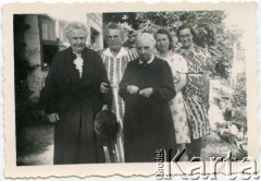 1940-1945, Szwajcaria.
Kobiety.
Fot. NN, zbiory Juana Ludvica Figny, reprodukcje cyfrowe w Bibliotece Polskiej im. Ignacego Domeyki w Buenos Aires (Biblioteca Polaca Ignacio Domeyko) i w Ośrodku KARTA w Warszawie.