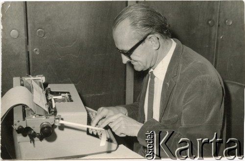 29.10.1970, Comodoro Rivadavia, prowincja Chubut, Argentyna.
Ludwik Figna.
Fot. NN, zbiory Juana Ludvica Figny, reprodukcje cyfrowe w Bibliotece Polskiej im. Ignacego Domeyki w Buenos Aires (Biblioteca Polaca Ignacio Domeyko) i w Ośrodku KARTA w Warszawie.