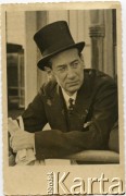 Lata 30., Polska.
Minister spraw zagranicznych Józef Beck.
Fot. NN, zbiory Juana Ludvica Figny, reprodukcje cyfrowe w Bibliotece Polskiej im. Ignacego Domeyki w Buenos Aires (Biblioteca Polaca Ignacio Domeyko) i w Ośrodku KARTA w Warszawie.