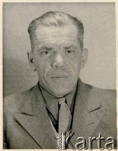 Po 1946, brak miejsca.
Stanisław Jóźwicki.
Fot. NN, zbiory Andresa Jozwickiego, reprodukcje cyfrowe w Bibliotece Polskiej im. Ignacego Domeyki w Buenos Aires (Biblioteca Polaca Ignacio Domeyko) i w Ośrodku KARTA w Warszawie.
