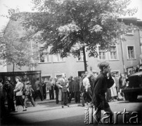 28.06.1956, Poznań, Poznańskie woj., Polska.
Protest poznańskich robotników. Fotografie wykonane przez funkcjonariuszy UB w celu identyfikacji manifestantów.
Fot. NN, zbiory Ośrodka KARTA, udostępnił Grzegorz Braun
