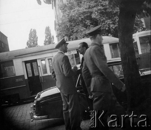 28.06.1956, Poznań, Poznańskie woj., Polska.
Protest poznańskich robotników. Fotografie wykonane przez funkcjonariuszy UB w celu identyfikacji manifestantów.
Fot. NN, zbiory Ośrodka KARTA, udostępnił Grzegorz Braun
